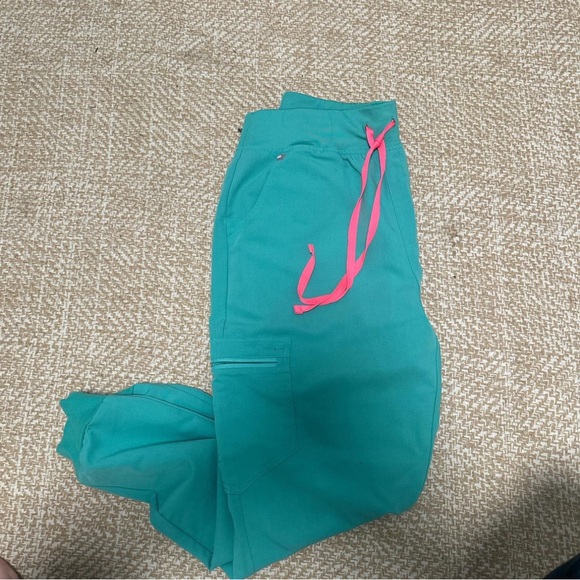 Figs Scrub Set - Picture 3 of 3